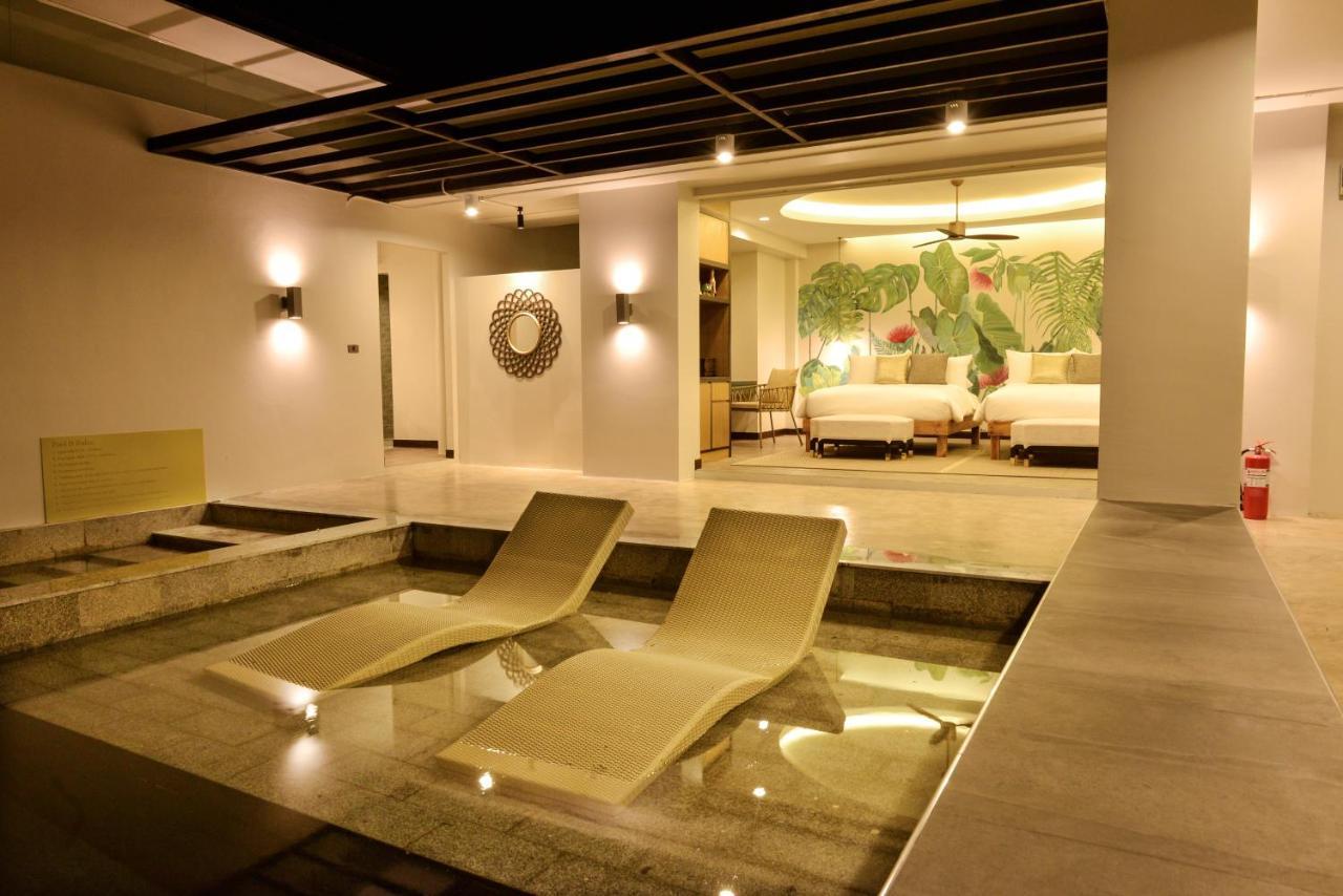 Tungtong Beach Villas Thap Sakae Exterior foto