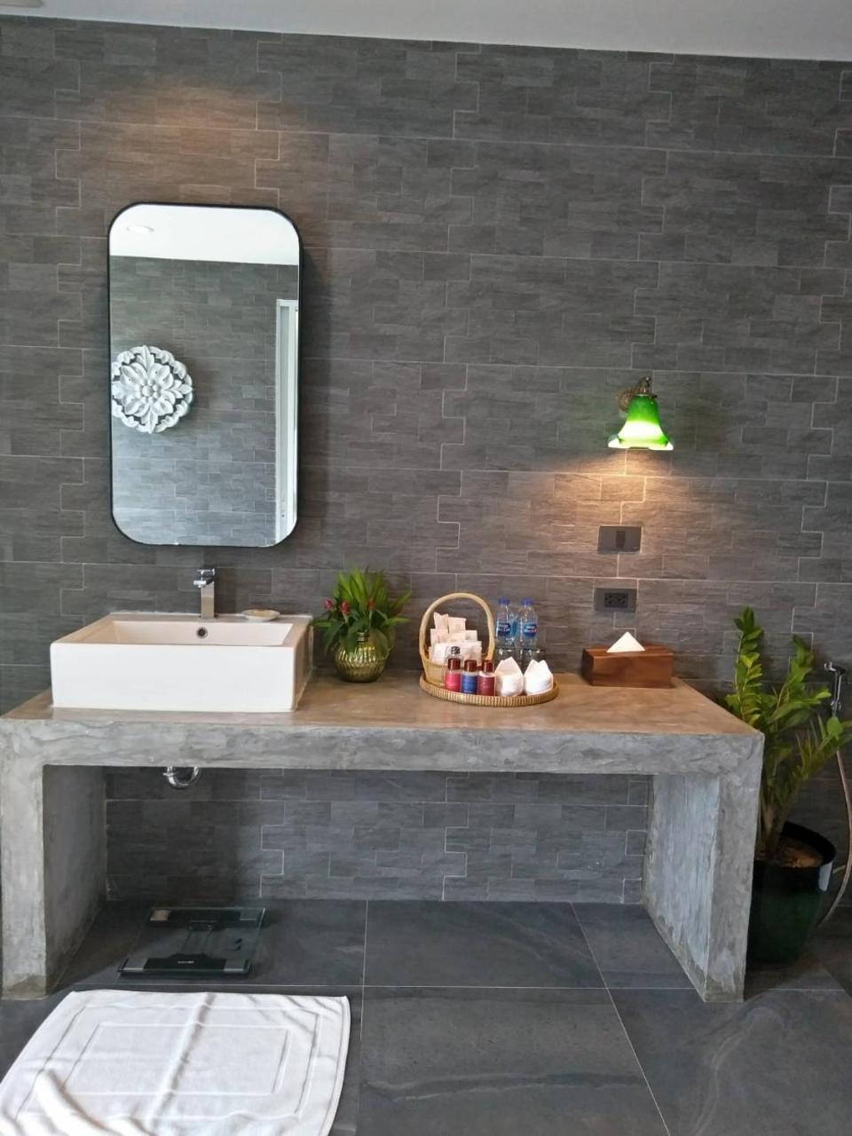 Tungtong Beach Villas Thap Sakae Exterior foto